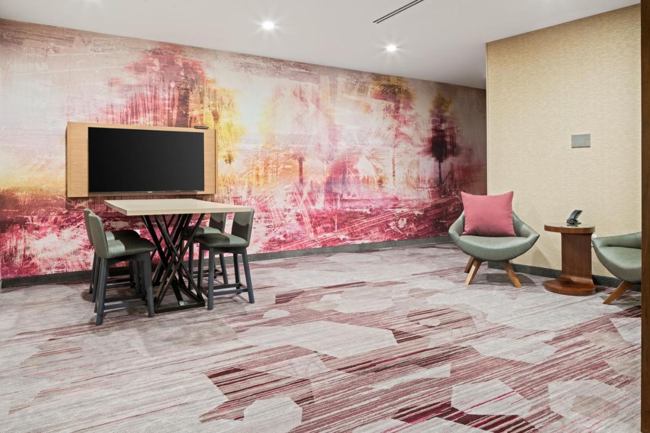 ホテル Courtyard By Marriott Houston Northeast エクステリア 写真
